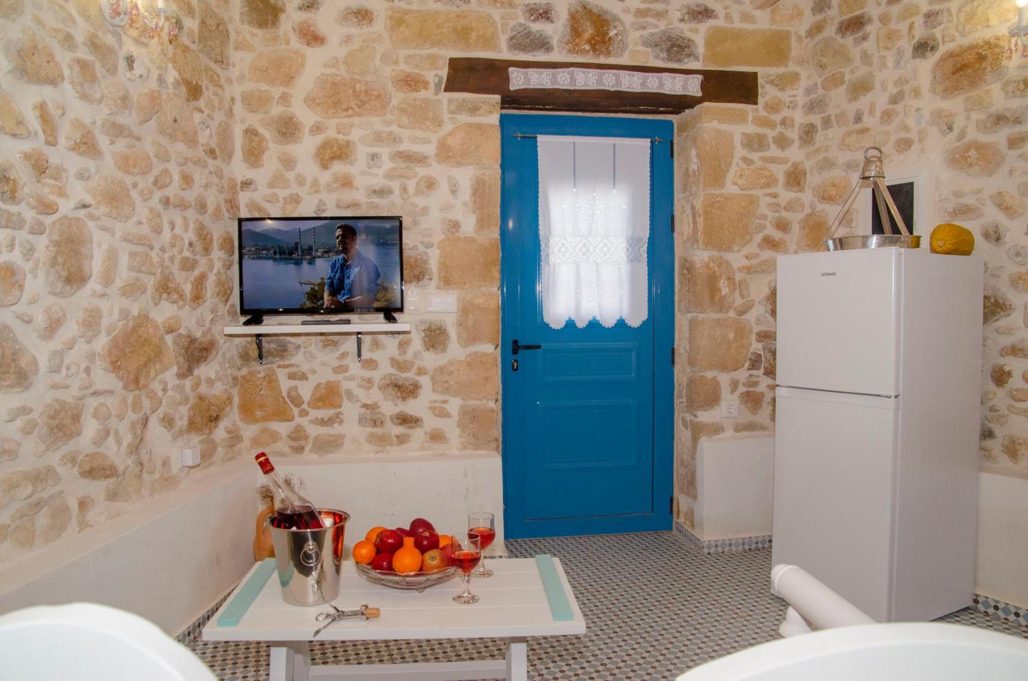 Trigono Traditional House *